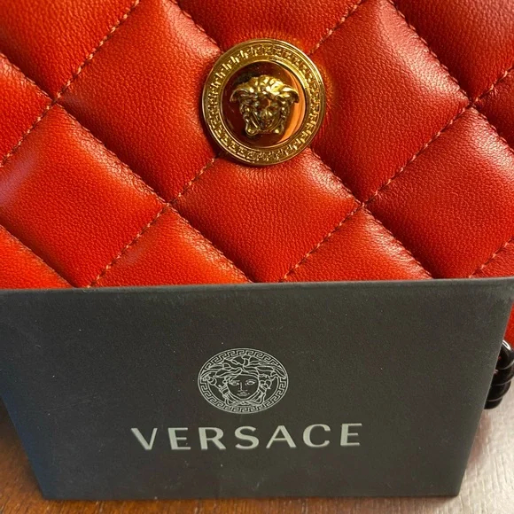 Versace Medusa Quilted Leather Compact Wallet - Picture 2 of 8